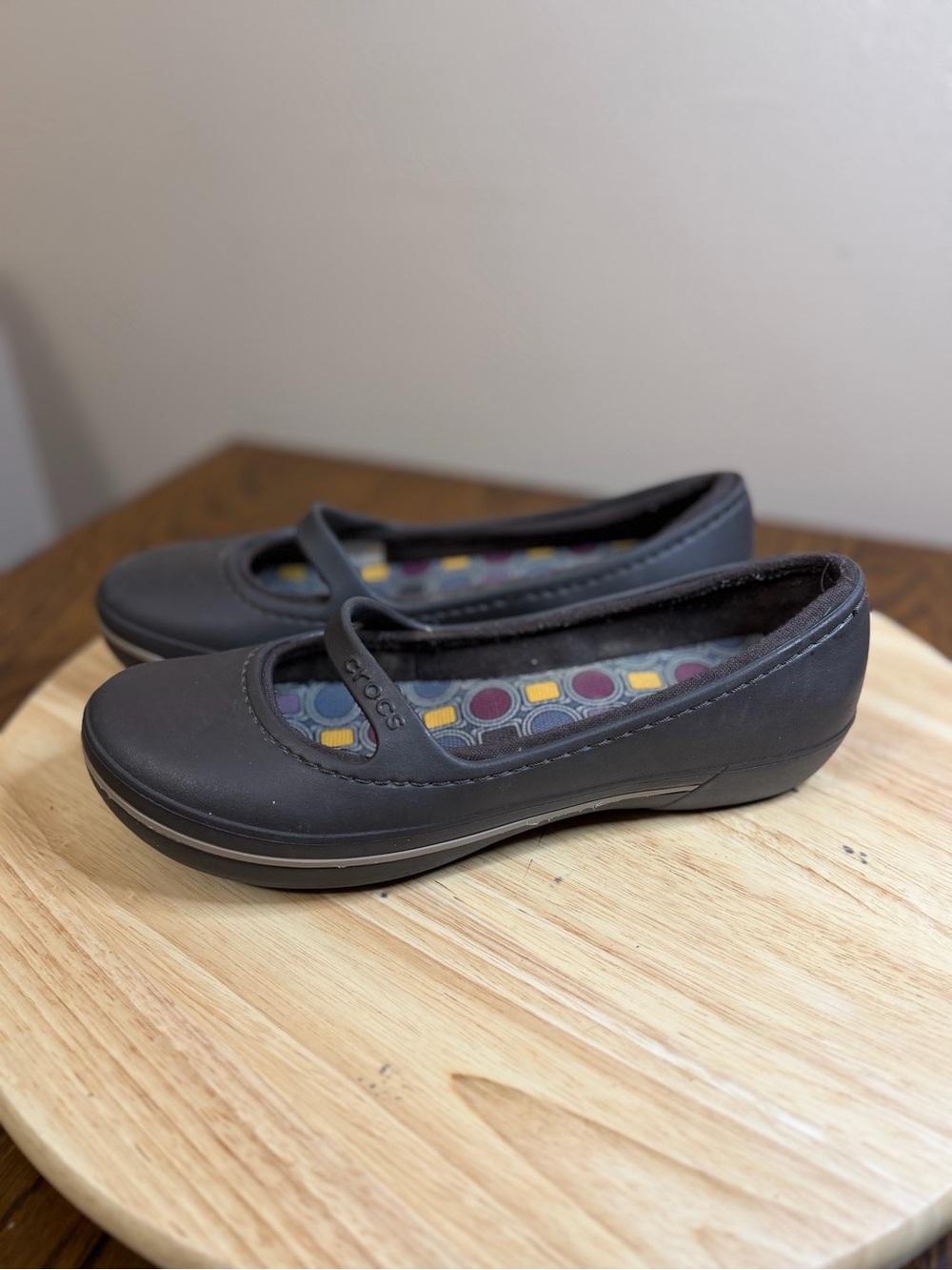 Crocs women’s Mary Jane Flats shoes